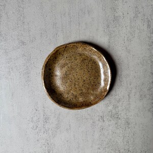 手作りの陶器製リングディッシュ：大きな陶器の小物入れ Olivine