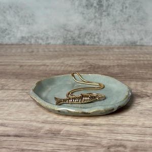 Plato de cerámica para anillos hecho a mano: Plato grande de cerámica para baratijas