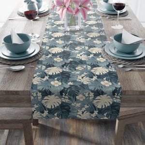 Tropischer Blumentischläufer, modernes Esszimmerdekor, Boho-Hausakzent, Einweihungsgeschenk, Vintage Esstischdekor