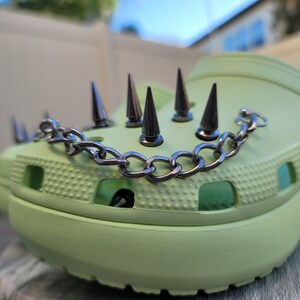 Spike Shoe Charms with Metal Chain: Punk Goth Shoe Decoration (2 Pcs)