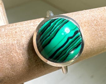 Green Malachite Stone Ring/925 Sterling Silver Ring/Round Green Gemstone Ring/Woman Ring/Boxed Gift/Everyday Wear/Handmade in USA/Beauty.