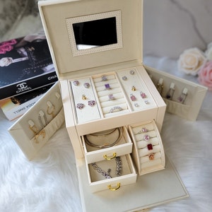 Boîte à bijoux Cuir Végan 3 niveaux de Rangement, Organisateur bijoux pour femme et fille, Boîte à bijoux personnalisable avec clé zdjęcie 3