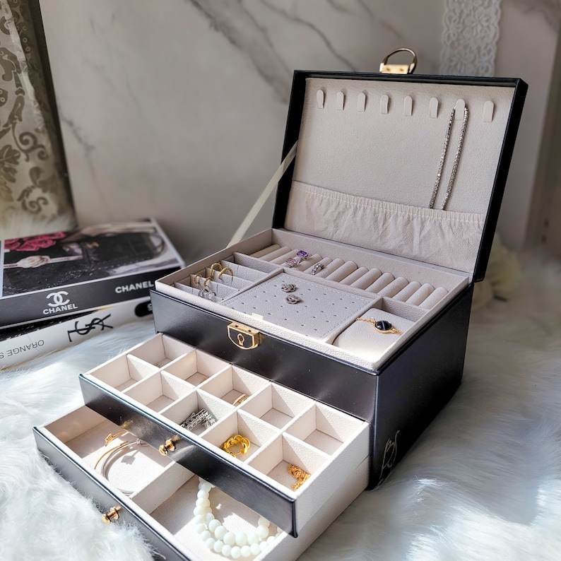 Boîte à bijoux personnalisé avec prénom en Cuir Végan Coffret à bijoux Grand Organisateur de bijoux pour femme et fille Cadeau personnalisé image 3