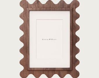 Handmade Scalloped Picture Frame: 5x7 Rustic Home Decor