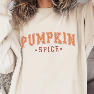 パンプキンスパイス秋スウェットシャツ、秋に心地よく過ごせるスウェットシャツ、かわいい秋スウェットシャツ、感謝祭ギフト、秋ギフト、ハロウィン秋スウェットシャツ