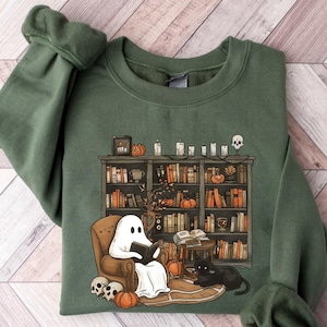 Retro Ghost Reading Books Shirt, Librarian Ghost Halloween Sweatshirt, Halloween Teacher Tshirt, Halloween Shirt, Teacher Gift, Boo School
