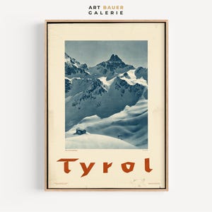 Tyrolsk vinterbergsaffisch, 1920-talet | Vintage skidafffisch, alpin väggkonst, dekoration med snötopp, digital konst
