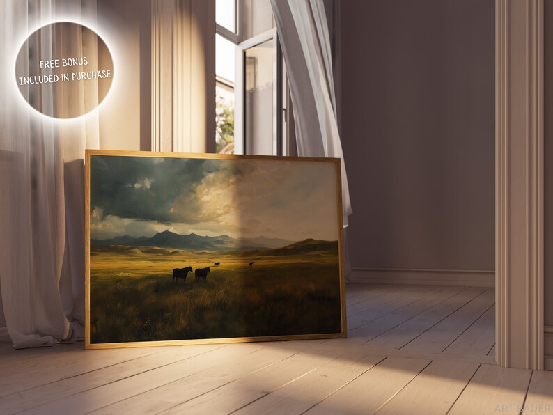 Puede incluir: Una pintura de paisaje enmarcada que representa un campo con una manada de ganado pastando bajo un cielo nublado. La pintura est&aacute; en un marco dorado y est&aacute; colgada en una pared.