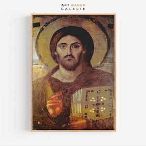 Puede incluir: Una pintura de un hombre con barba y pelo largo, que lleva una túnica marrón. Está sosteniendo un libro con una cubierta dorada y una cruz en él. La pintura está sobre un fondo dorado.