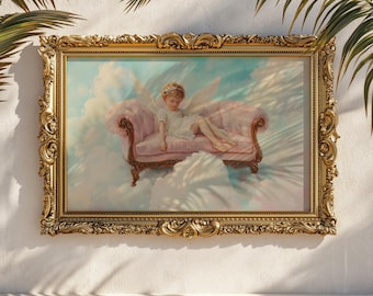 Cherubino su divano con nuvola rosa: stampa artistica da parete con angelo sognante, arte celeste pastello per la cameretta dei bambini