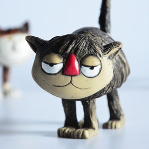 Adorable escultura de gatito, arte de escritorio de dibujos animados de gato caprichoso, acento de estante peculiar, regalo único para entusiastas de los gatos