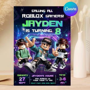 Könnte beinhalten: Eine lebendige Geburtstagseinladung mit Roblox-Charakteren. Die Einladung lautet "CALLING ALL ROBLOX GAMERS! JAYDEN IS TURNING 8." Details wie Datum, Uhrzeit und Ort sind angegeben. Das Design beinhaltet einen Weltraum-Hintergrund und ein Canva-Logo.