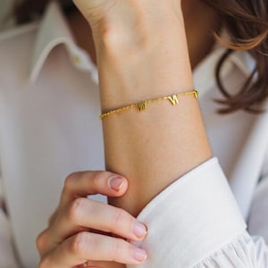 Pulsera con nombre y letra personalizada, pulsera con inicial de moda dorada, joyería elegante única personalizada, regalo con abalorios para mujer
