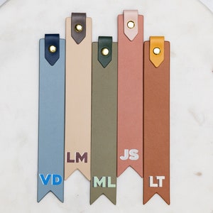 Personalized leather bookmark w/ loop (design 1) - custom page marker reading literary essential new college student back to school gift