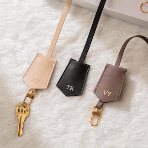 Clochette de piel repujada (iniciales XS): dije para bolso con monograma, llavero con inicial, etiqueta personalizada para bolso, regalo para ella
