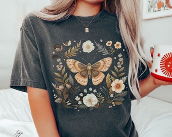 Vintage Butterfly Tshirt Cottagecore Graphic Tshirt Boho Butterfly Tshirt Graphic Shirt for Women Antique Style tshirt Trendy Womens tshirt