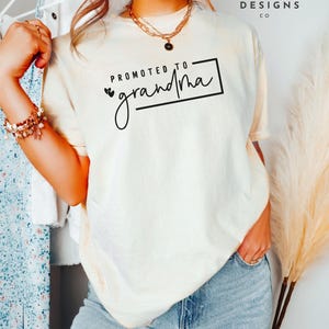 Grandma Shirt, Baby Reveal, Pregnancy Reveal Gift, New Grandma Shirt, Pregnancy Announcement Gift, Pregnancy Reveal Grandma, Grammie Shirt
