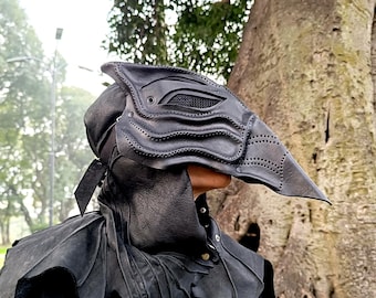 Handcrafted Leather Crow Mask, Ren faire Crow costume, post apocalyptic crow, Medieval, bird mask, Steampunk Cosplay, LARP, gothic crow