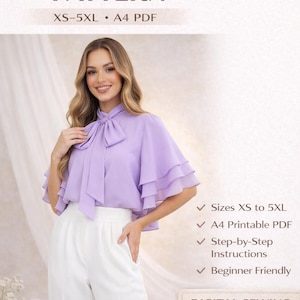 Może przedstawiać: Kobieta prezentuje liliową bluzkę z kokardą i warstwowymi rękawami, zestawioną z białymi spodniami. Obraz zawiera tekst: "BOW BLOUSE PATTERN", rozmiary XS-5XL, A4 PDF, instrukcje krok po kroku i dla początkujących.