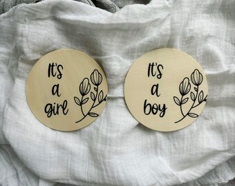 It’s a boy/It’s a girl announcement disc 10cm