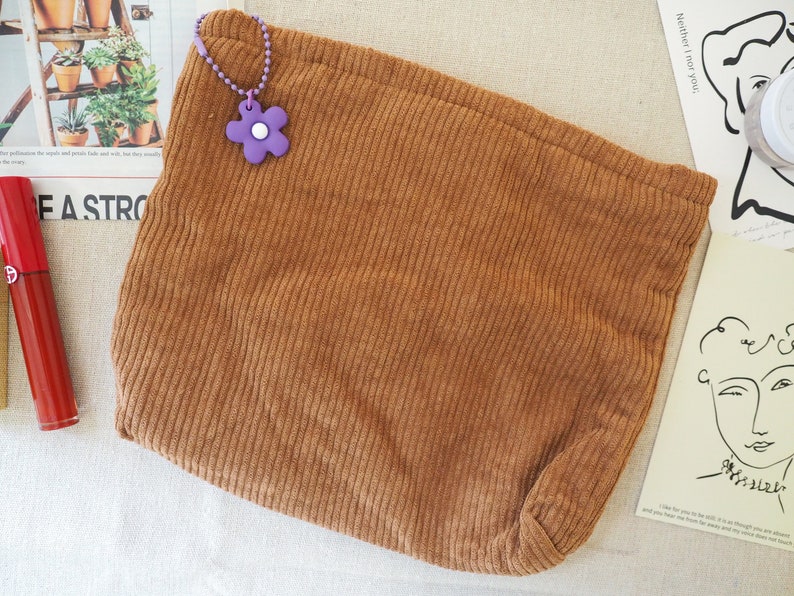 Klassieke zwarte marinebruine grijze kurkuma corduroy grote make-uptas, cosmetische tas, gepersonaliseerde geborduurde make-uptas met grote capaciteit afbeelding 5