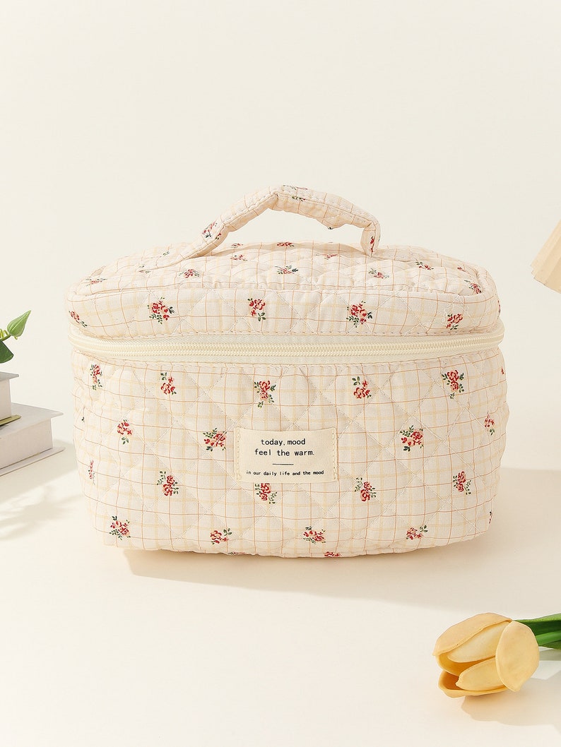 Retro rode witte margriet bloemen gewatteerde handgreep grote make-up tas, cosmetische tas, make-up tas met grote capaciteit, gepersonaliseerde borduurwerk make-up tas afbeelding 6