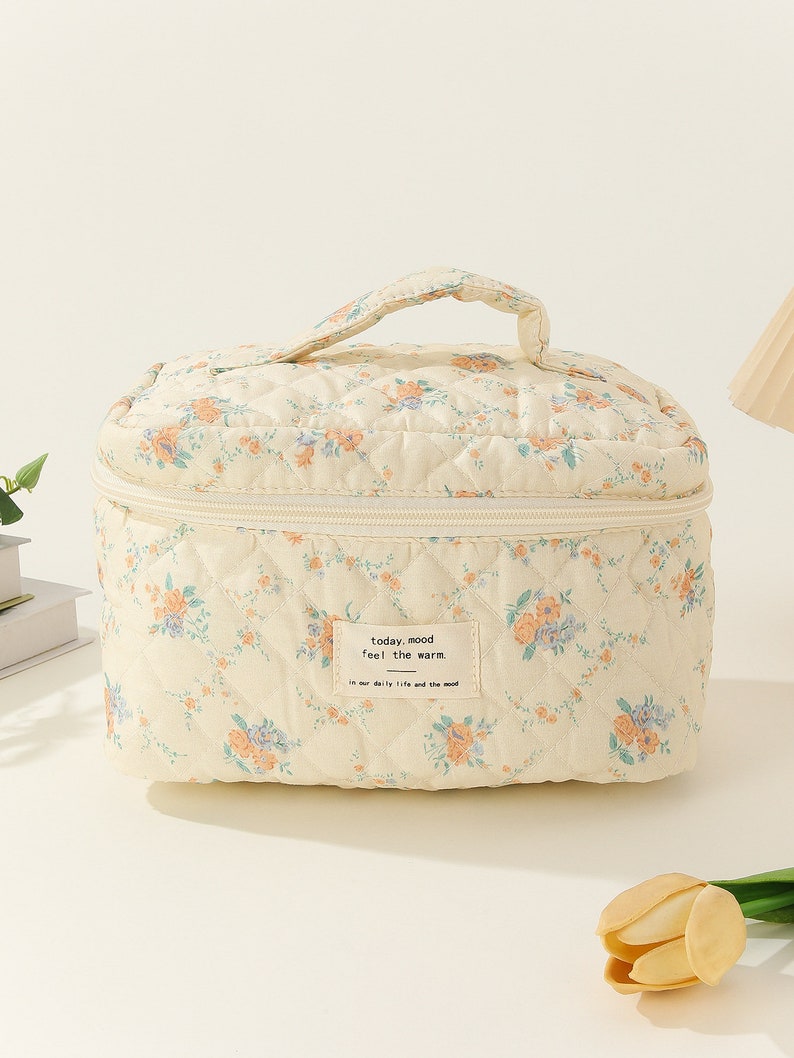 Retro rode witte margriet bloemen gewatteerde handgreep grote make-up tas, cosmetische tas, make-up tas met grote capaciteit, gepersonaliseerde borduurwerk make-up tas afbeelding 4