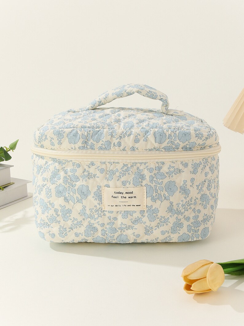 Retro rode witte margriet bloemen gewatteerde handgreep grote make-up tas, cosmetische tas, make-up tas met grote capaciteit, gepersonaliseerde borduurwerk make-up tas afbeelding 3