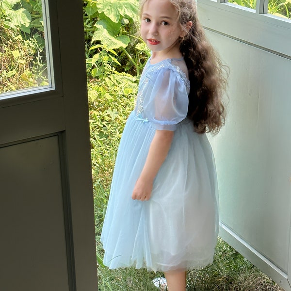 Exquisite Handmade Tulle Communion Dress for Girls with Embellished Sheer Sleeves and Pearly Beading,Ideal for First Holy Communion,Weddings