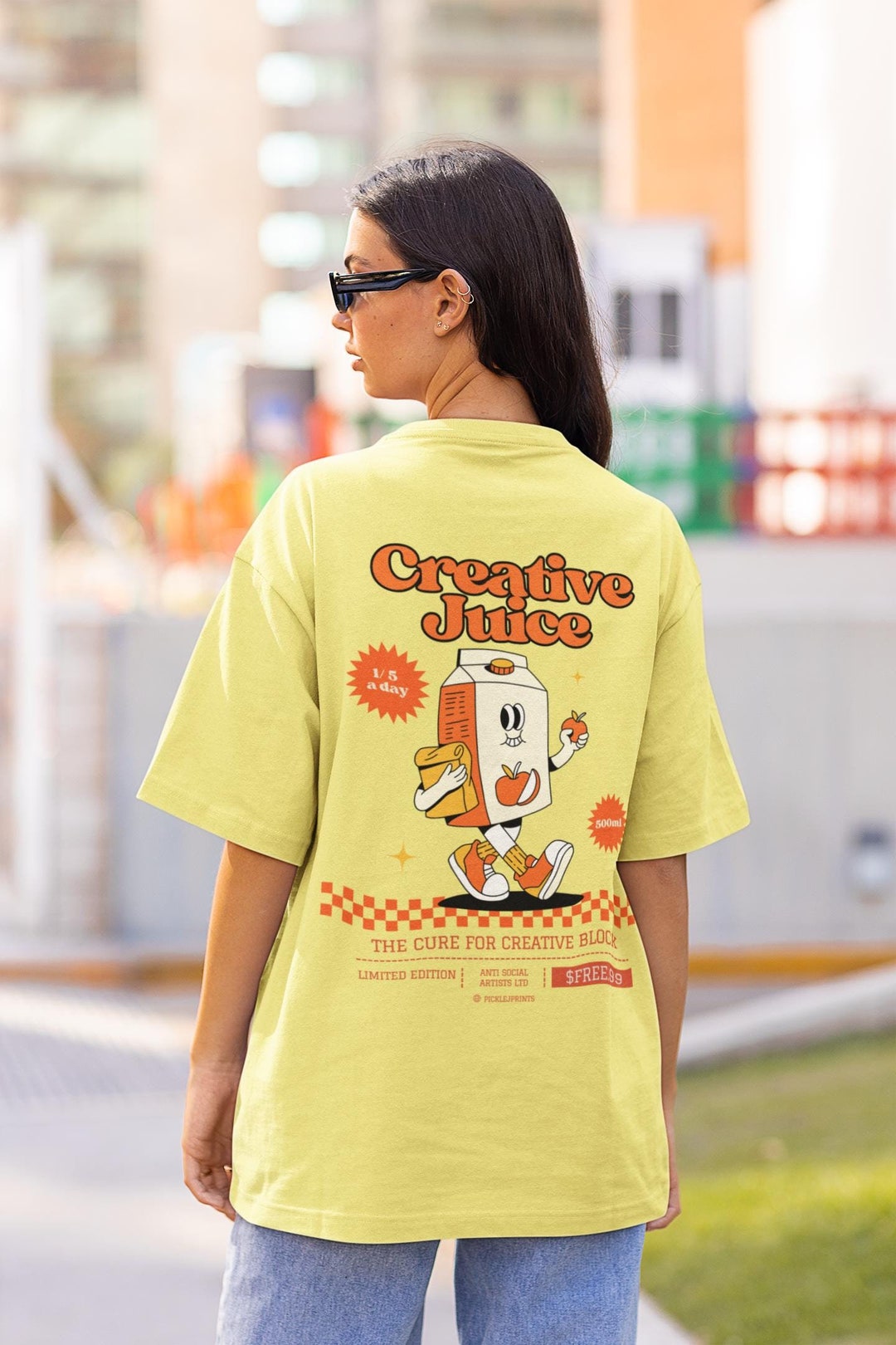 【SATUR】Classy Nostalgia Vintage Graphic T-Shirt White satur SATUR CLASSY NOSTALGIA VINTAGE GRAPHIC T-SHIRT (CLEAN