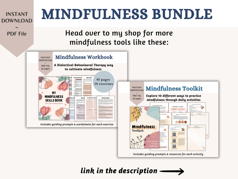 Pu&ograve; includere: Un pacchetto di download digitale di due quaderni di lavoro sulla mindfulness. Il primo quaderno &egrave; intitolato "Mindfulness Workbook" e presenta un design floreale rosa e verde. Il secondo quaderno &egrave; intitolato "Mindfulness Toolkit" e presenta un design astratto rosa, verde e marrone.