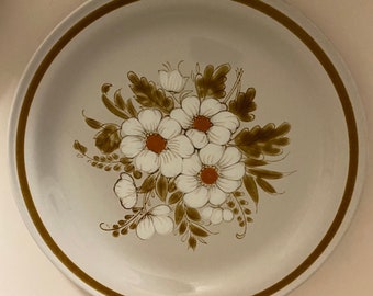 Japanese Vintage 1970s 1980s Dinner Plate Mountain Wood Collection Dried Flowers 10.5"