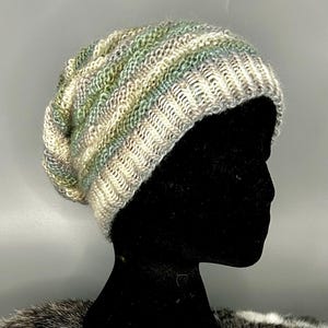 Hand-knitted wool beanie in shades of green – winter hat for women and men – warm knitted hat handmade – knitted hat gift idea