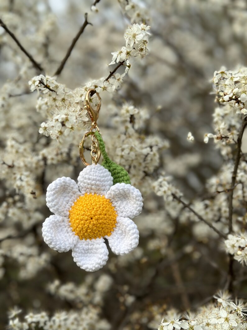 Daisy Bag Charm, Adorable Floral Keychain, Handmade Flower Key Ring - Etsy