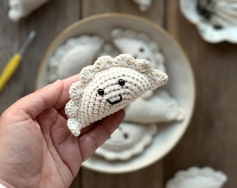 Dumpling keychain, pierogi bag charm, crochet pdf tutorial