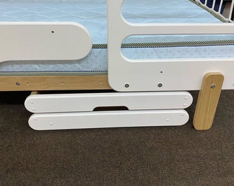 Roll-out drawers under the bed
