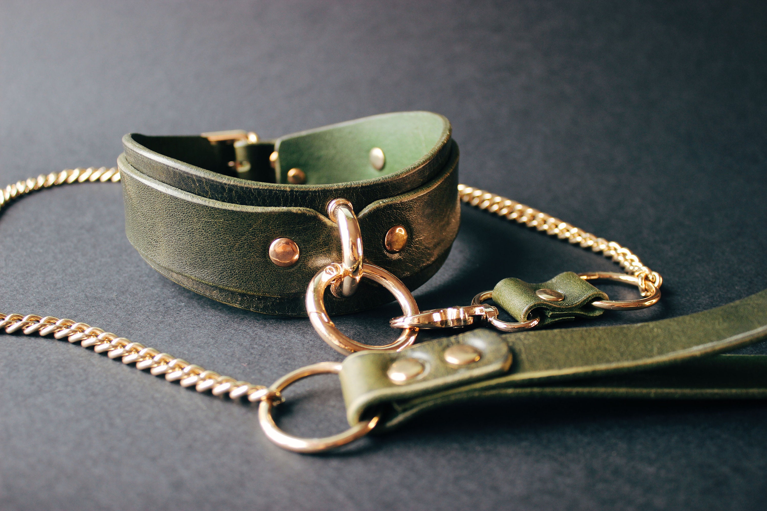Custom Leather Green Gold Choker with Leash Leather Bondage Collar Leash Restraints Leather Anniversary Gift For Her Him Day Mature Collar