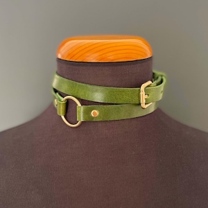 Leather Choker Custom Collar with Name, Green Gold Handmade Minimalist Genuine Leather Collar, Day Choker, Choker Necklace, Gift for Her