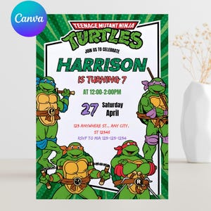 Könnte beinhalten: Eine rechteckige Geburtstagseinladungskarte mit Teenage Mutant Ninja Turtles Charakteren. Der Text lautet: Join us to celebrate Harrison is turning 7 at 12:00-2:00PM, 27 Saturday April, 123 Anywhere St., Any City, ST 12345, RSVP to Mia 123-123-1234.