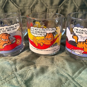Vintage 1978 Garfield glass mugs