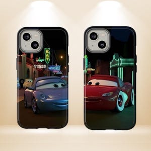 ライトニング・マックィーン & サリーのカップル電話ケース、電話ケースのカップル、ライトニング・マックィーンの電話ケース、タフなケース、車の電話ケース、ピクサーの電話ケース