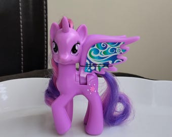 Hasbro 2012 My Little Pony - Twilight Sparkle -  G4 wing motion MLP Crystal Princess Palace