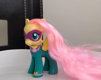 Hasbro 2014 My Little Pony - Fluttershy - Superhero Saddle Rager Power Ponies G4 MLP figure