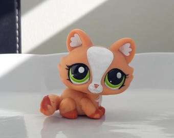 Vintage 2008 Hasbro Littlest Pet Shop Crouching Cat #1868 Rare Authentic pre-loved deco pet lps