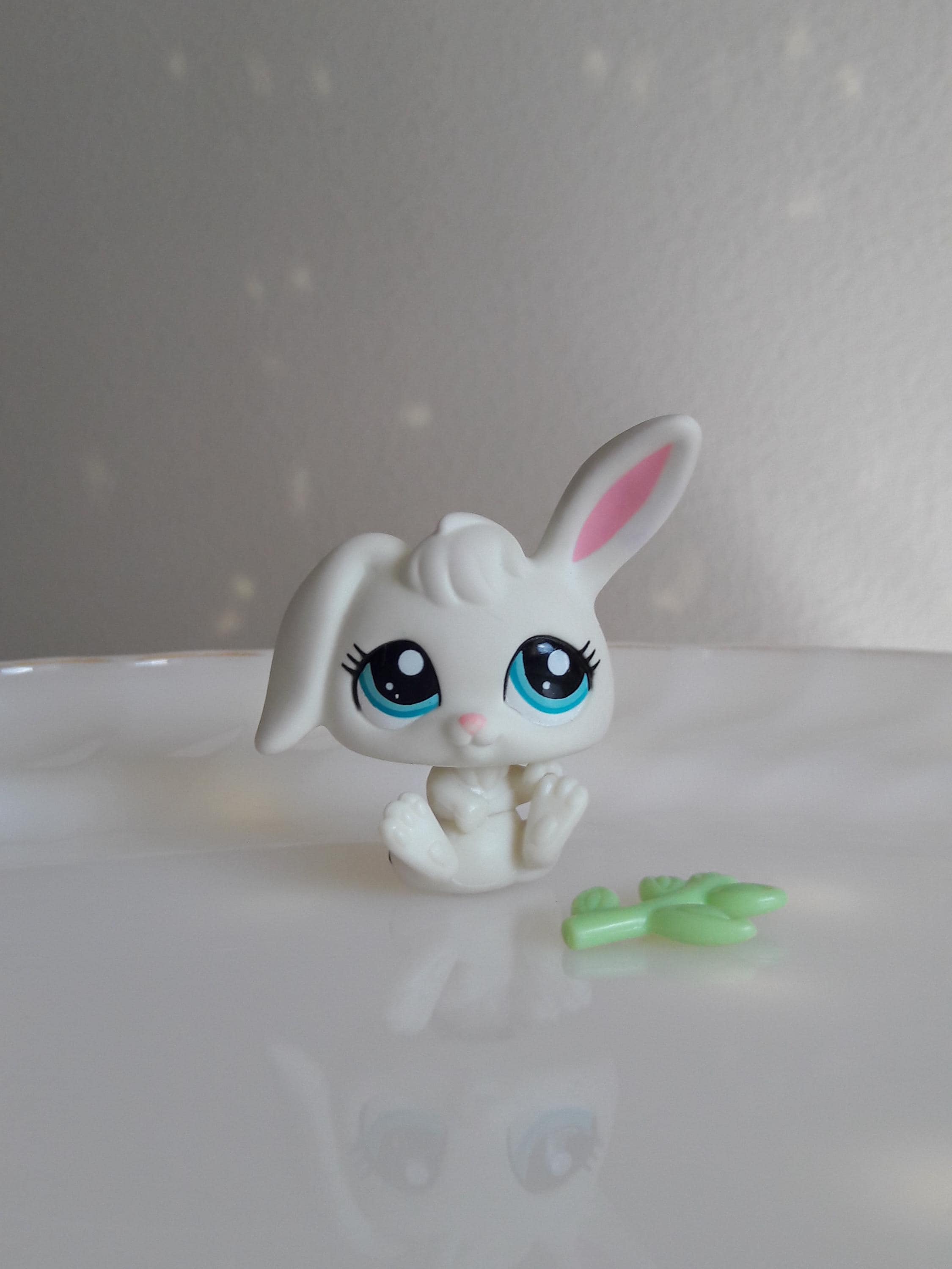 US Shipping Available | Vintage 2009 Hasbro Littlest Pet Shop