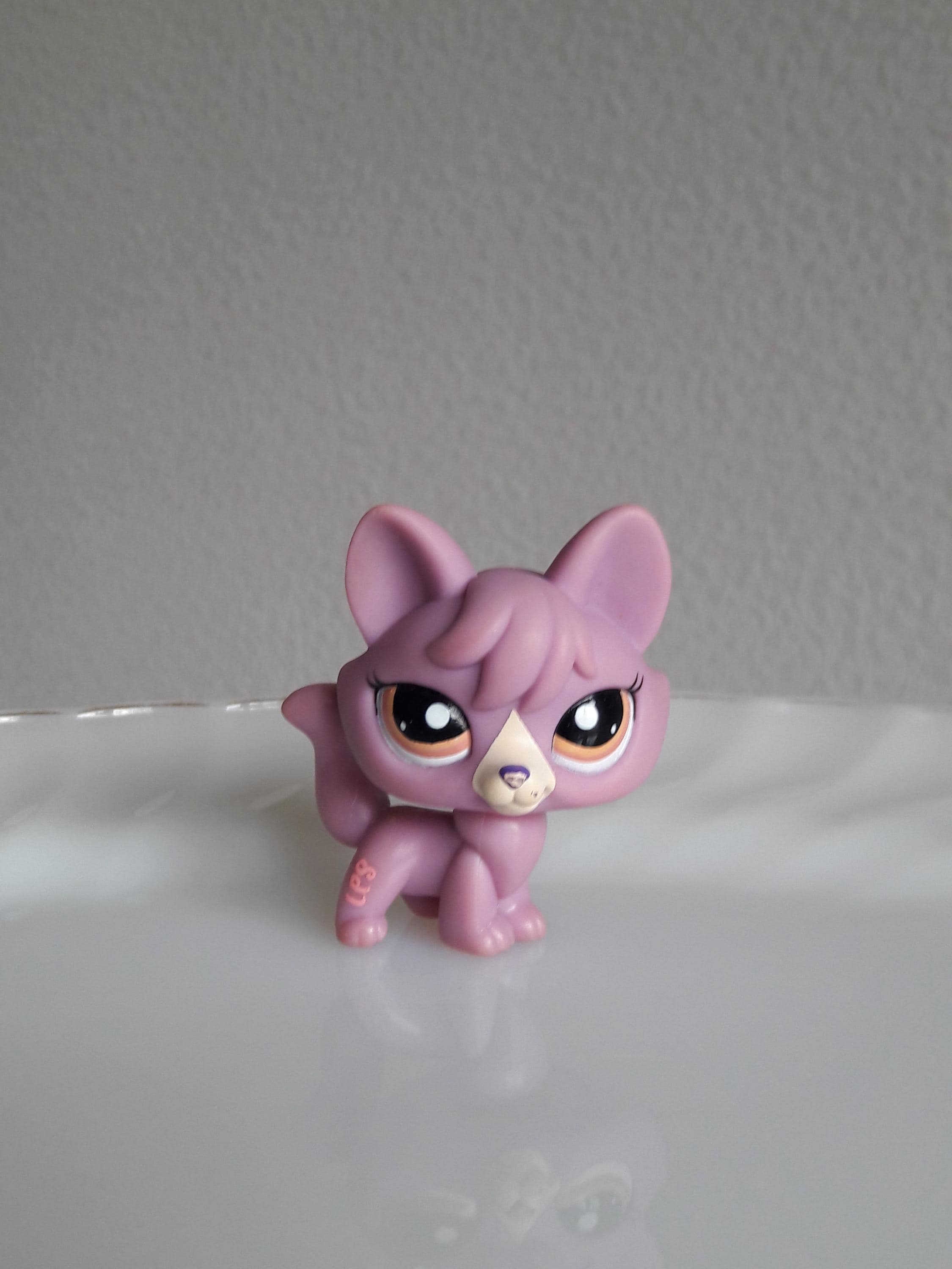 Vintage 2007 Hasbro Littlest Pet Shop Purple Fox #1536 Rare