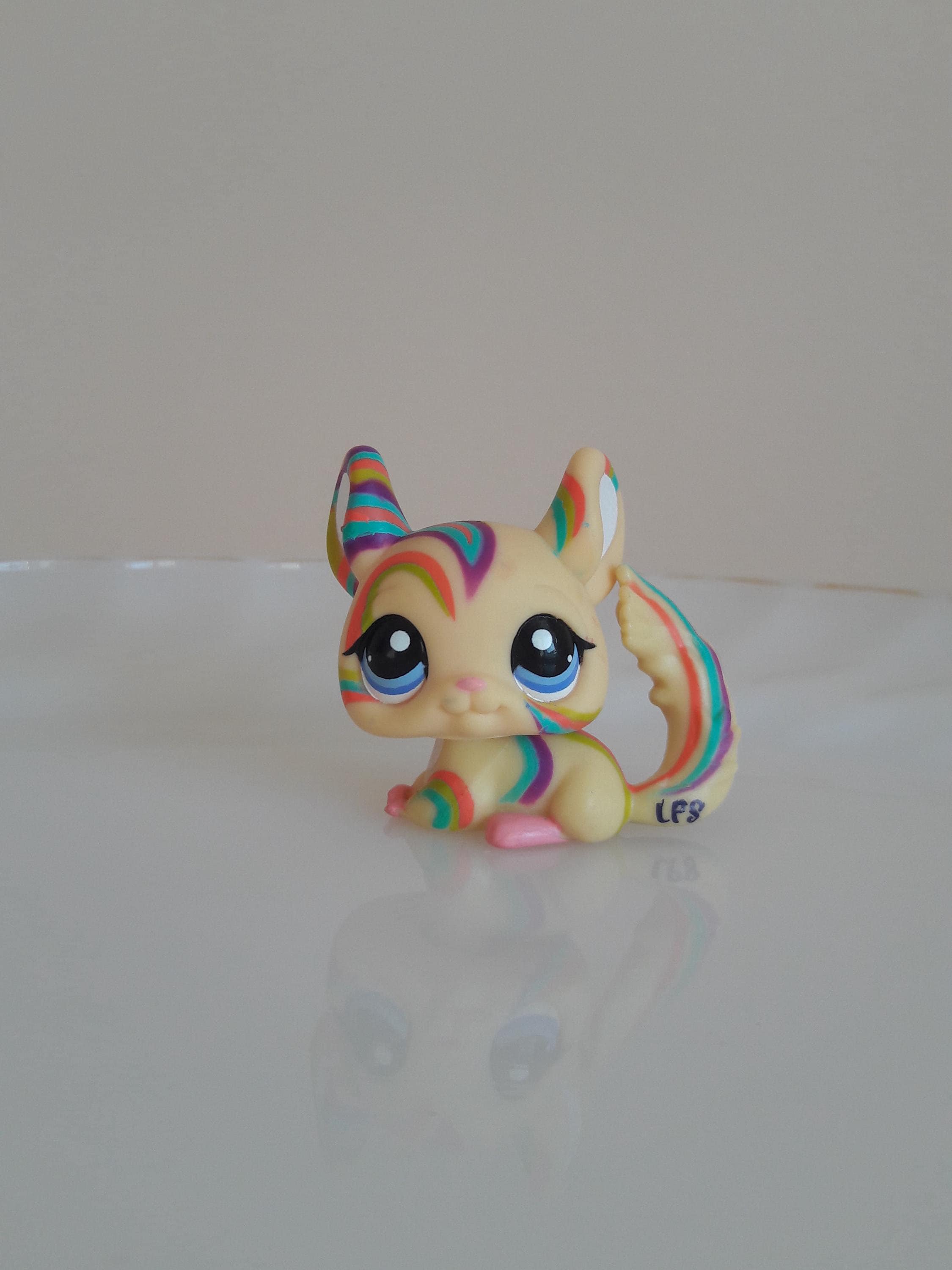 Vintage 2007 Hasbro Littlest Pet Shop Colorful Postcard Pets