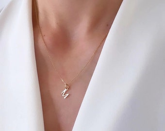 Pingente com Inicial 585 em Ouro Amarelo 14 Quilates - Presente Perfeito para Natal, Aniversário, Batizado e Presente Infantil