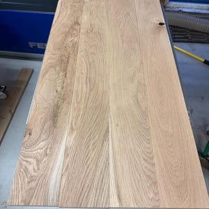 4x European oak boards 1.2m x130x20mm , character grade planks . Planed square all sides .