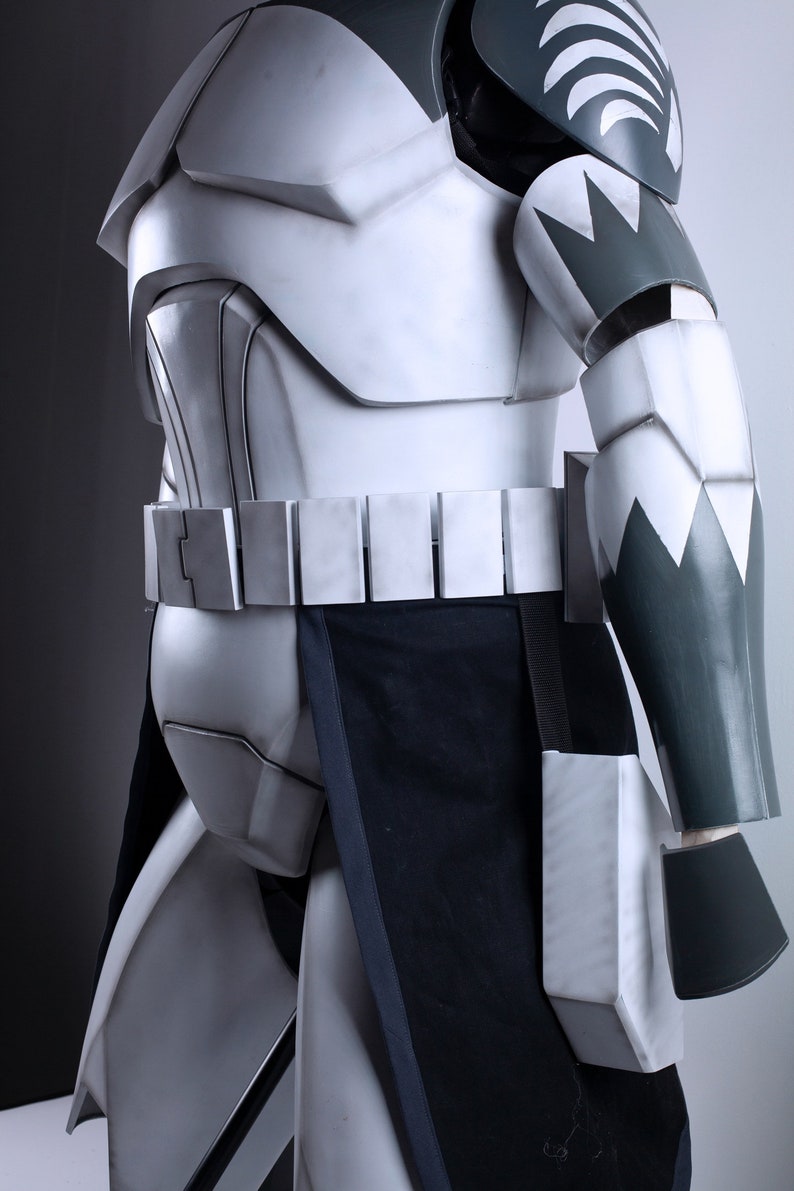 finished and painted set of armor for Clone Commander Wolfee Star Wars Cosplay for 501st Legion image 5